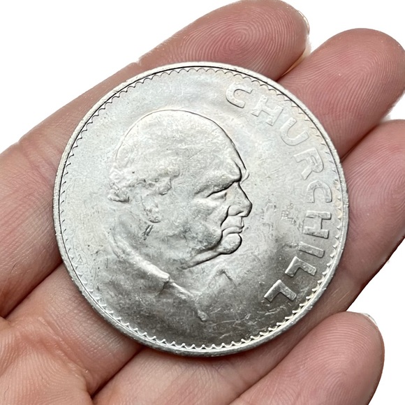 1965 Sir Winston CHURCHILL Commemorative Crown Coin - Picture 1 of 6